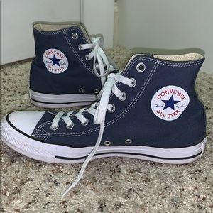 Navy blue Hightop Converse!